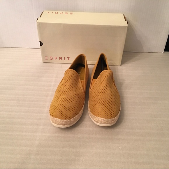 NWT Women’s Esprit Erin Perforated Mustard Gold Slip-On Espadrilles Size 9.5 - Picture 3 of 8